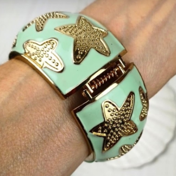 Multi Strand Braided Bead Stretch Gold Tone Starfish Graphic Bangle Duo - Picture 6 of 12